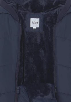 BOSS Kidswear ALL IN ONE Combinaison De Ski Navy Enfant -BOSS Kidswear Soldes Magasin 2e8313b18543486f847b8633f19bea73