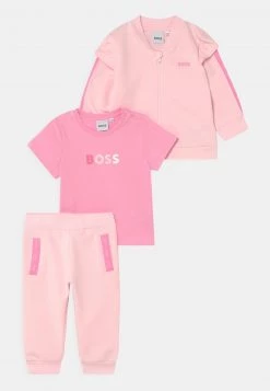 BOSS Kidswear TROUSERS SET Survêtement Baby Pink Enfant