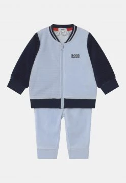 BOSS Kidswear Enfant TRACK SUIT Survêtement Pale Blue