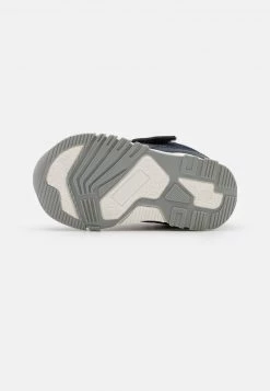 BOSS Kidswear TRAINERS Baskets Basses Navy Enfant -BOSS Kidswear Soldes Magasin edb3daa14f7144d98c176e11384321dc